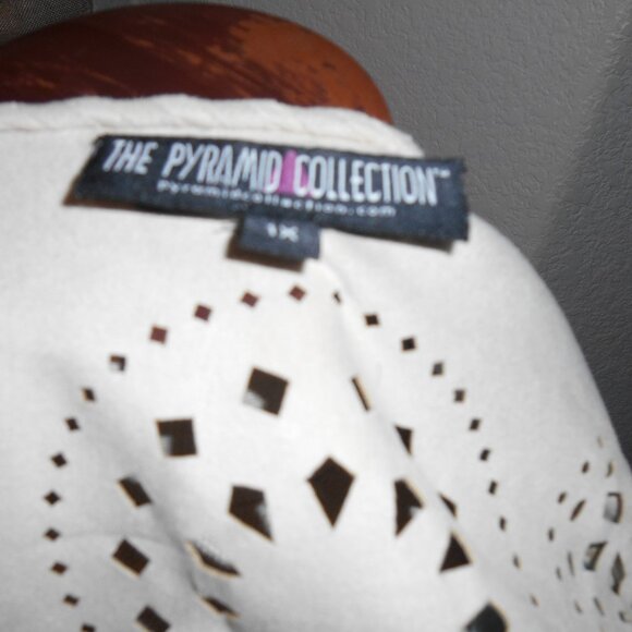 WESTERN BOHO STYLE TAN FAUX SUEDE LEATHER FRINGE EYELET VEST PYRAMID COLLECTION - Picture 8 of 13